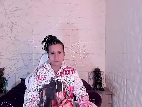 Im Milan Rs online show from 02.28.25