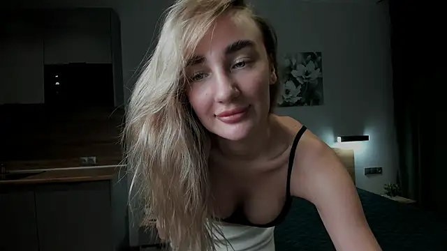 Snapshot of chloewallace chatting on 12.02.24 chloewallace online show from 12.02.24