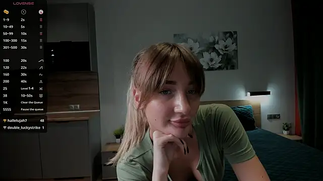 Snapshot of chloewallace chatting on 03.06.25 chloewallace online show from 03.06.25
