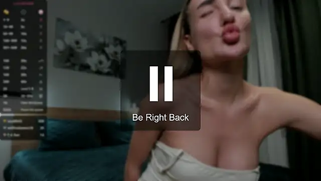 Snapshot of chloewallace chatting on 03.22.25 chloewallace online show from 03.22.25