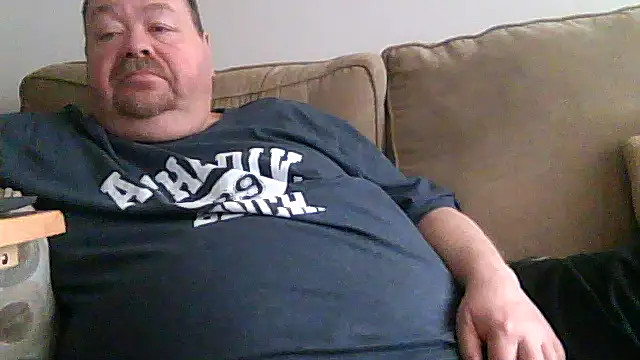 Snapshot of hitman_35 chatting on 04.11.26 hitman 35 online show from 04.11.26