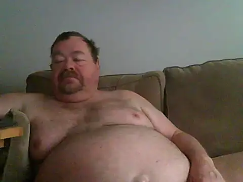 Snapshot of hitman_35 chatting on 05.13.26 hitman 35 online show from 05.13.26