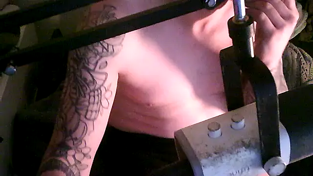 Snapshot of gezelligesiebren chatting on 04.23.26 gezelligesiebren online show from 04.23.26