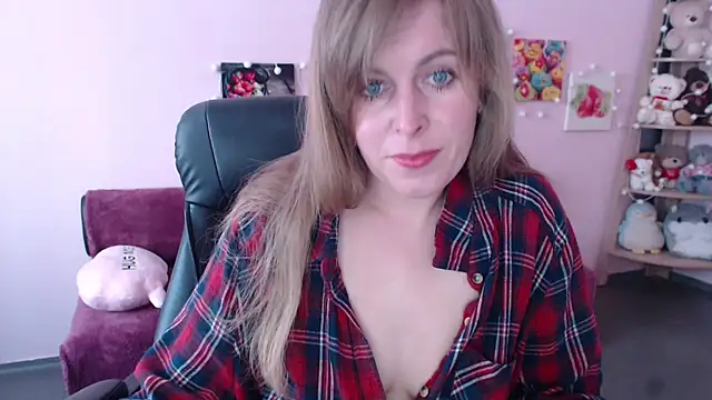 Hot Milady online show from 05.04.26