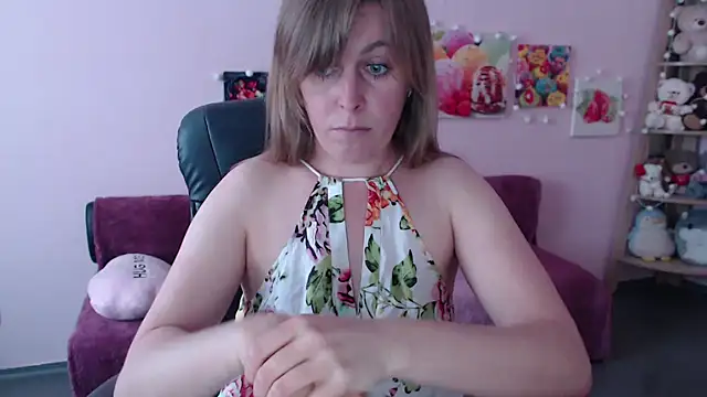 Hot Milady online show from 05.15.26