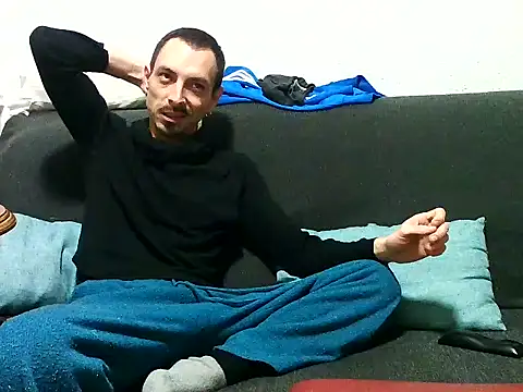 Snapshot of BaalPas chatting on 12.16.25 BaalPas online show from 12.16.25