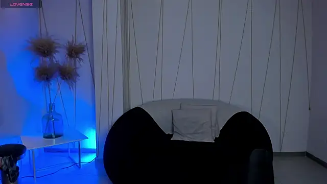 Snapshot of ValeriaRoldanX chatting on 07.08.26 ValeriaRoldanX online show from 07.08.26