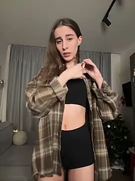 Snapshot of HellPeach chatting on 01.23.25 HellPeach online show from 01.23.25