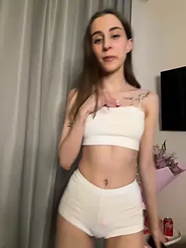 Snapshot of HellPeach chatting on 02.03.25 HellPeach online show from 02.03.25