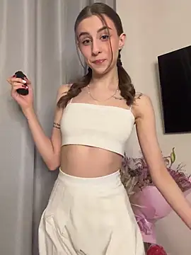 Snapshot of HellPeach chatting on 02.06.25 HellPeach online show from 02.06.25