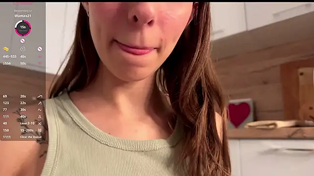 Snapshot of HellPeach chatting on 10.26.25 HellPeach online show from 10.26.25