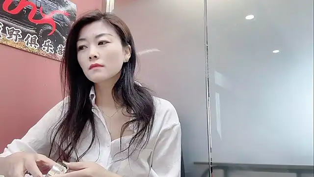 Snapshot of QianF-666 chatting on 10.20.25 QianF-666 online show from 10.20.25
