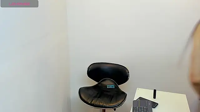 Snapshot of FRAN_DESS chatting on 02.07.25 FRAN DESS online show from 02.07.25