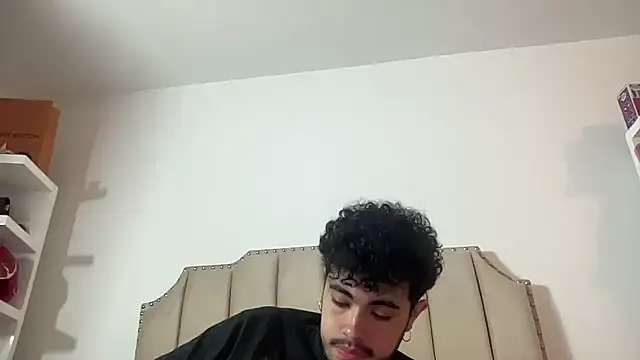 Snapshot of LFR29 chatting on 01.30.25 LFR29 online show from 01.30.25