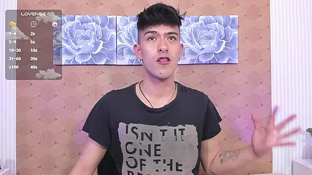 Snapshot of Ryan_Clark_ chatting on 12.01.24 Ryan Clark online show from 12.01.24