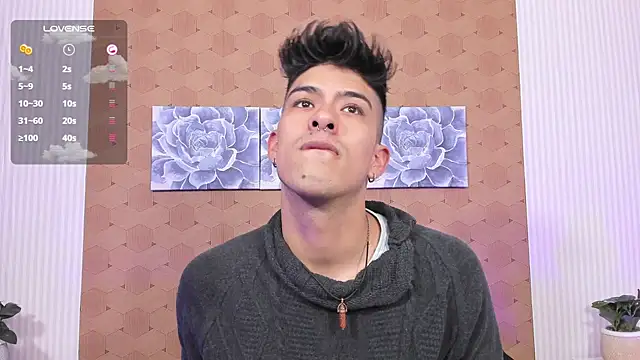 Snapshot of Ryan_Clark_ chatting on 12.02.24 Ryan Clark online show from 12.02.24