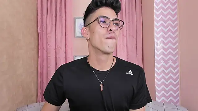 Snapshot of Ryan_Clark_ chatting on 12.16.24 Ryan Clark online show from 12.16.24