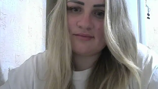 Snapshot of Honeydew-Waves chatting on 06.22.26 Honeydew-Waves online show from 06.22.26