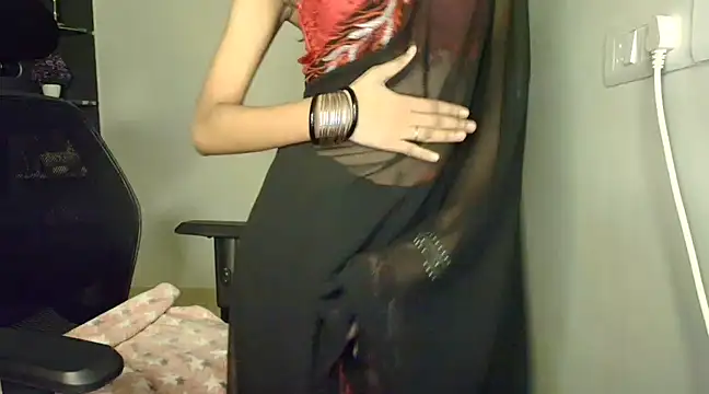 Snapshot of CUTE_princess_143 chatting on 01.06.25 CUTE princess 143 online show from 01.06.25