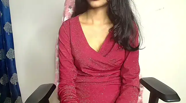 Snapshot of CUTE_princess_143 chatting on 02.15.25 CUTE princess 143 online show from 02.15.25