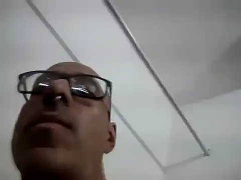 Snapshot of Flippyx4U chatting on 12.16.25 Flippyx4U online show from 12.16.25