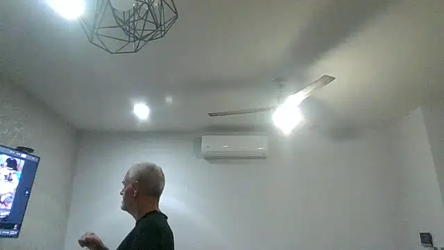 Snapshot of Flippyx4U chatting on 02.08.26 Flippyx4U online show from 02.08.26