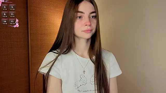 Snapshot of MaryJacksoon chatting on 10.28.25 MaryJacksoon online show from 10.28.25