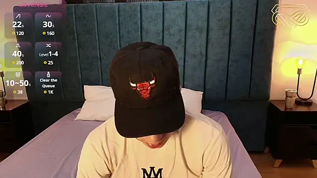 Amadeo Wild online show from 12.31.24