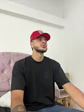 Amadeo Wild online show from 10.28.25