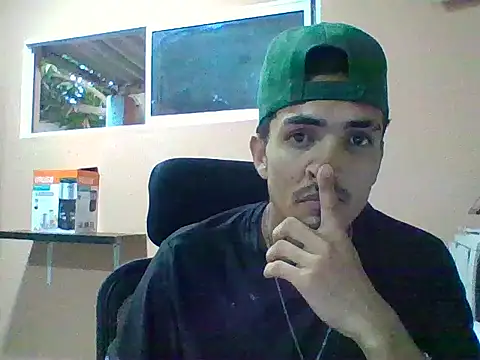 Snapshot of jeremy_scott chatting on 10.27.25 jeremy scott online show from 10.27.25