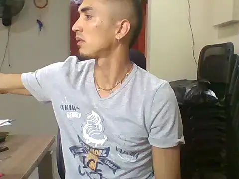 Snapshot of jeremy_scott chatting on 02.28.26 jeremy scott online show from 02.28.26