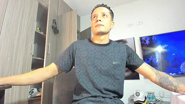 Snapshot of CbumDick chatting on 02.26.25 CbumDick online show from 02.26.25