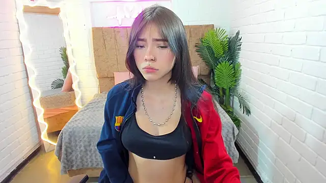 Roxanne tay online show from 02.09.25