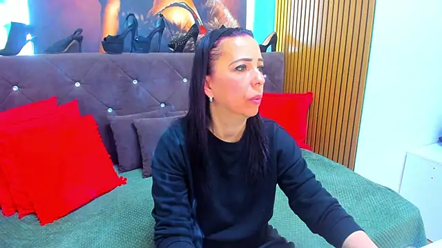 LauraSin online show from 04.24.26