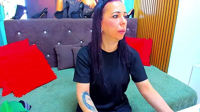 LauraSin online show from 04.28.26