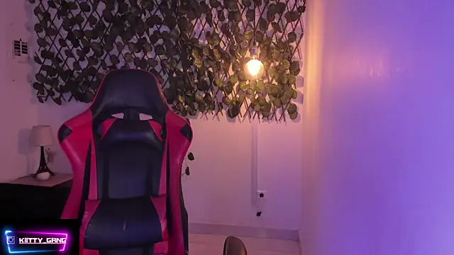 Kitty Gang online show from 09.19.25