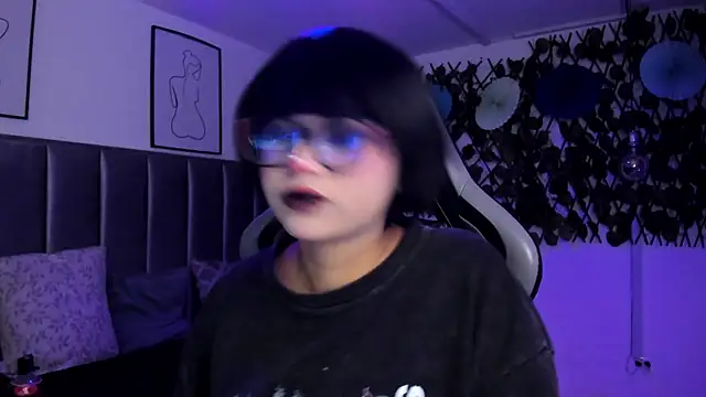 Kitty Gang online show from 04.29.26