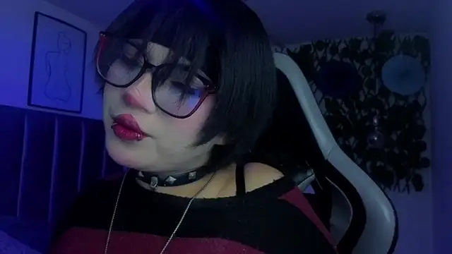 Kitty Gang online show from 05.12.26