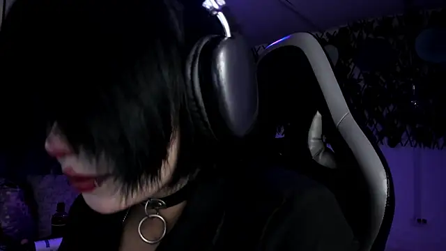 Kitty Gang online show from 06.18.26