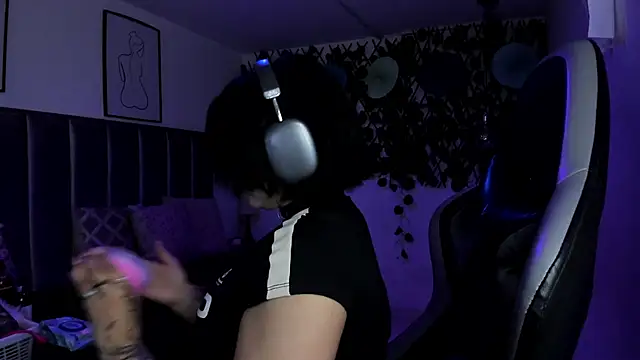 Kitty Gang online show from 06.23.26