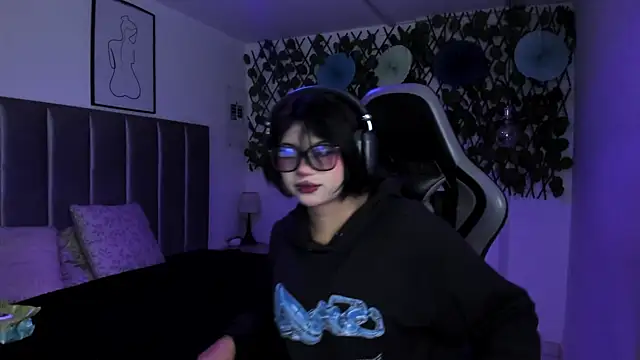 Kitty Gang online show from 07.10.26
