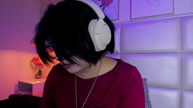 Kitty Gang online show from 07.18.26