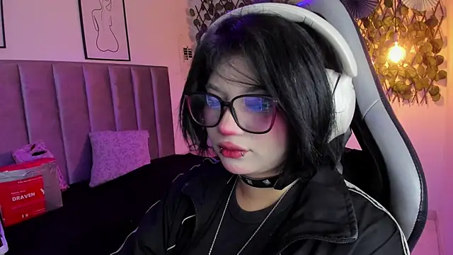 Kitty Gang online show from 08.06.26