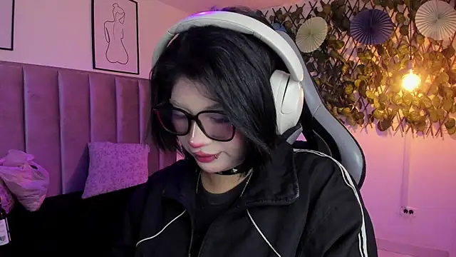 Kitty Gang online show from 08.07.26