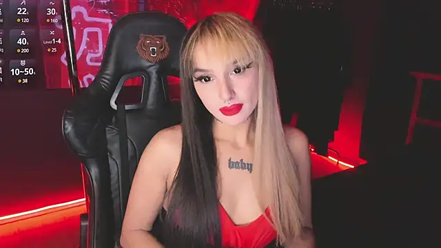 Snapshot of MilaAsh chatting on 01.23.25 MilaAsh online show from 01.23.25