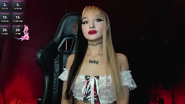 Snapshot of MilaAsh chatting on 02.17.25 MilaAsh online show from 02.17.25