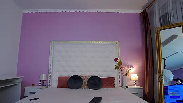 Snapshot of Lenna_Paul chatting on 02.11.26 Lenna Paul online show from 02.11.26