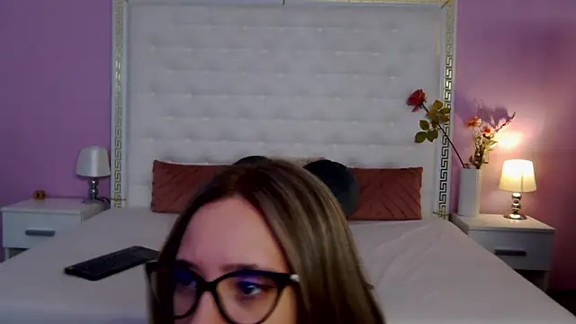 Lenna Paul online show from 06.17.26