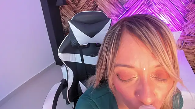 emma collson online show from 11.27.25