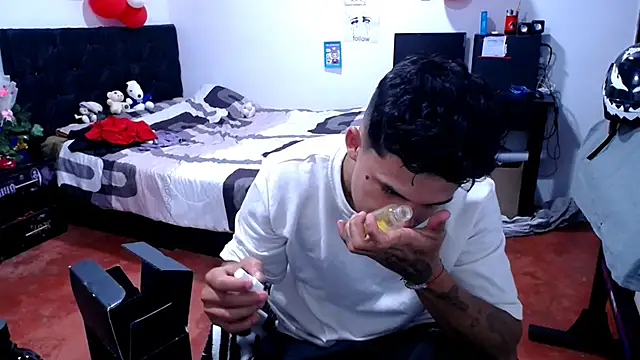 Snapshot of freddy_romas chatting on 05.16.26 freddy romas online show from 05.16.26
